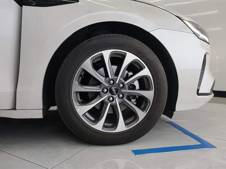 Фото 6 - Lincoln Z (Zephyr)