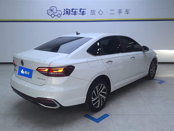 Фото 3 - Volkswagen Lavida