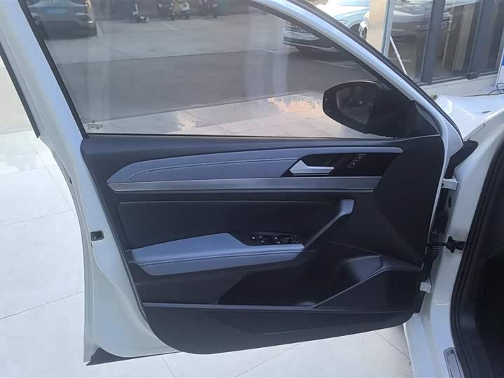 Фото 7 - Volkswagen Lavida