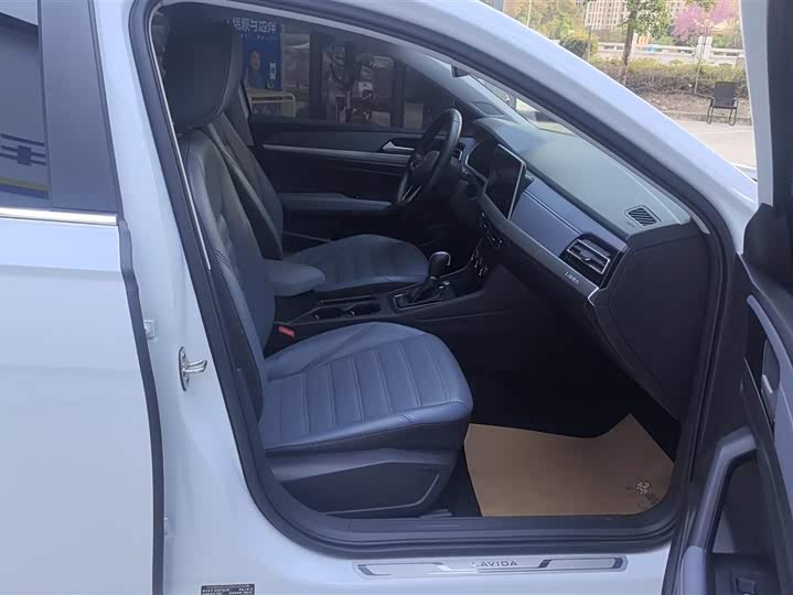 Фото 8 - Volkswagen Lavida