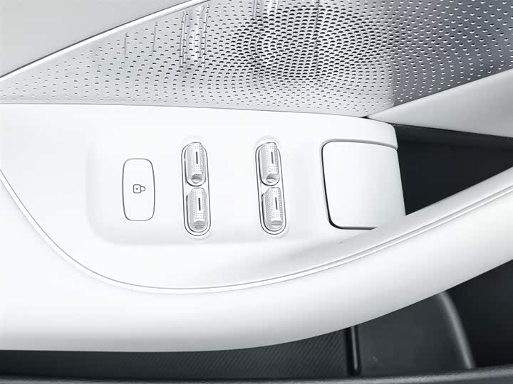 Фото 9 - Luxeed S7