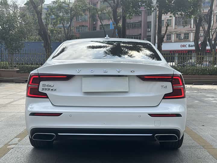 Фото 5 - Volvo S60