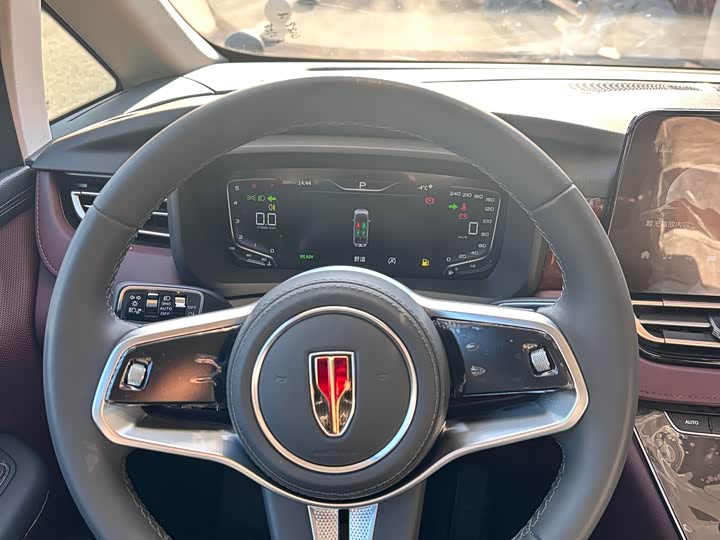 Фото 7 - Hongqi HQ9