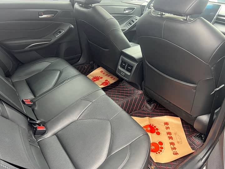 Фото 8 - Toyota Avalon