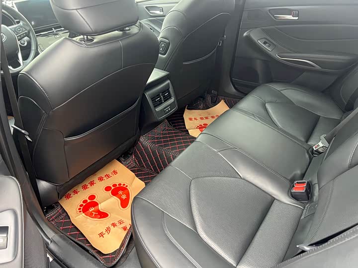 Фото 9 - Toyota Avalon