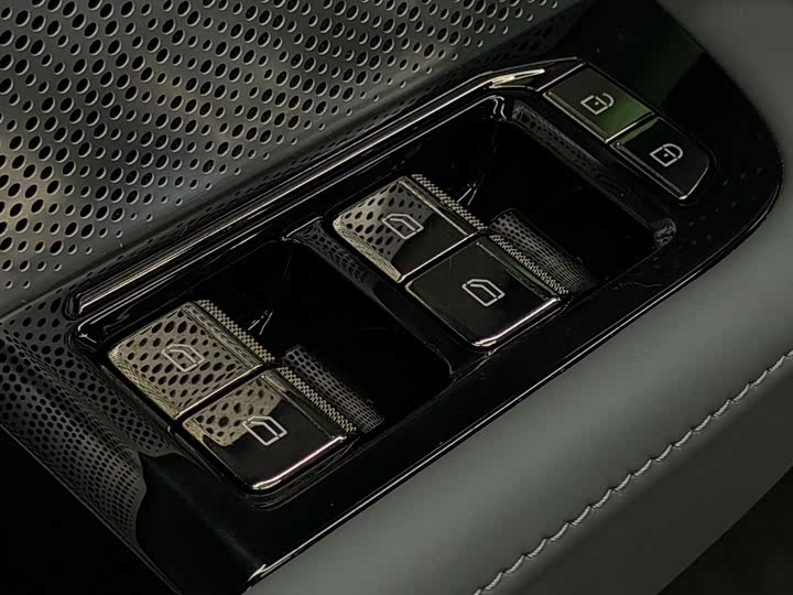 Фото 4 - Zeekr 001