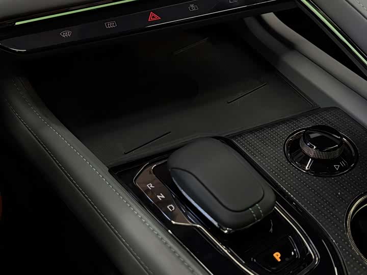 Фото 7 - Zeekr 001