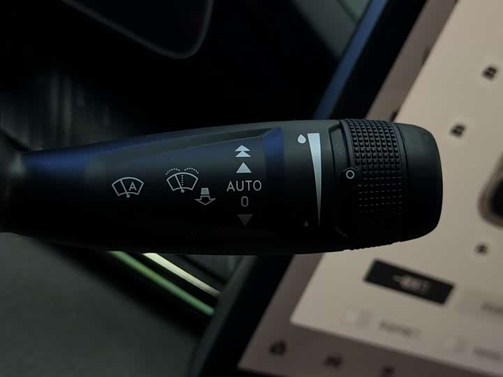 Фото 9 - Zeekr 001