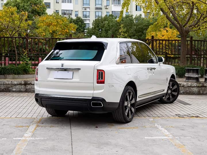 Фото 4 - Rolls-Royce Cullinan