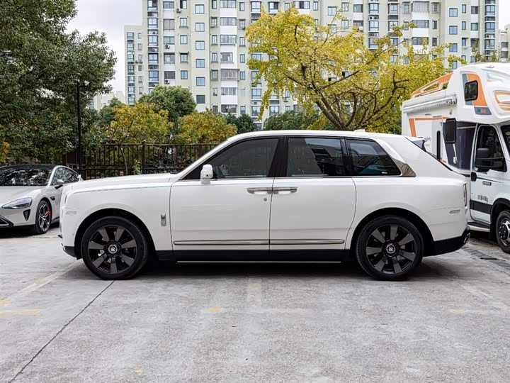 Фото 7 - Rolls-Royce Cullinan