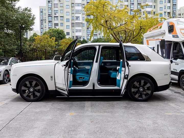 Фото 8 - Rolls-Royce Cullinan