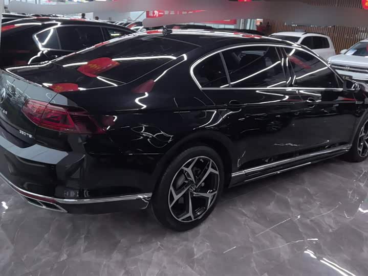 Фото 3 - Volkswagen Magotan