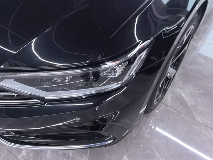 Фото 5 - Volkswagen Magotan