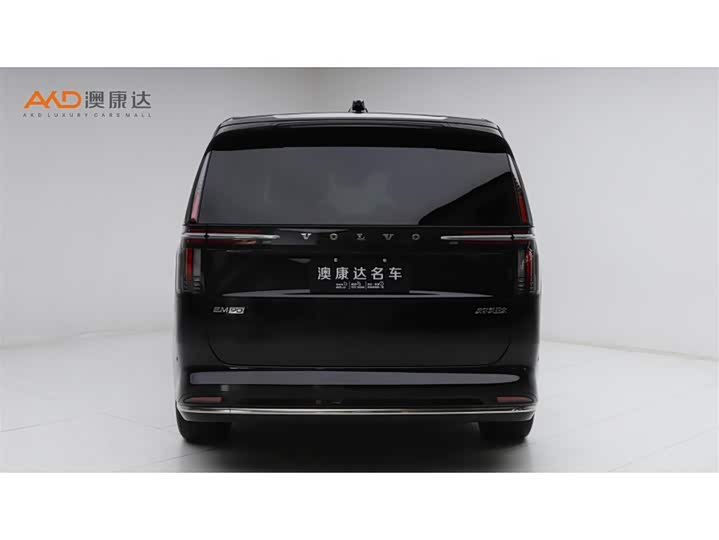 Фото 4 - Volvo EM90