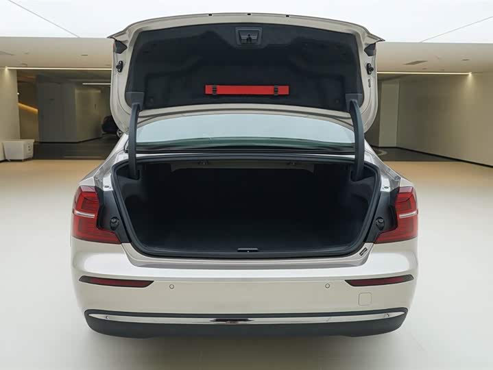 Фото 6 - Volvo S60