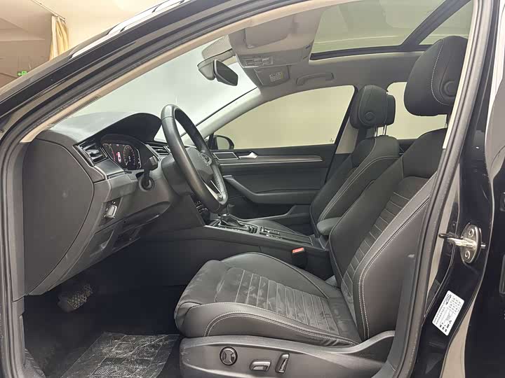 Фото 5 - Volkswagen Magotan