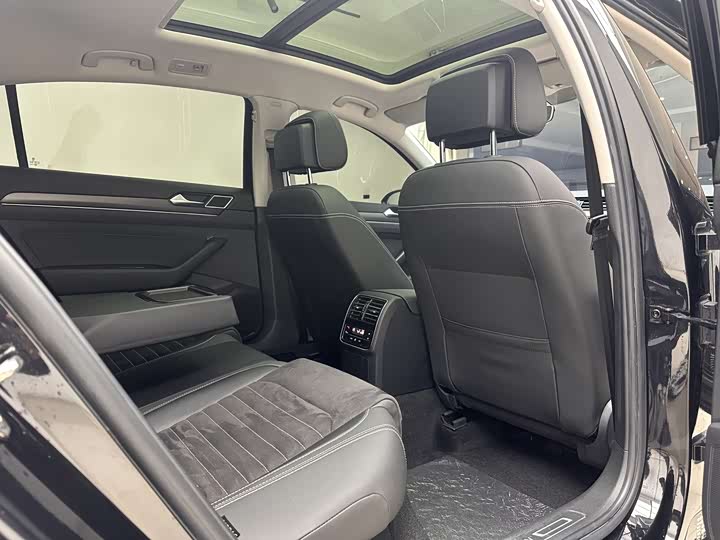 Фото 8 - Volkswagen Magotan