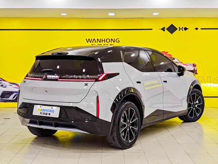 Фото 6 - Zeekr X