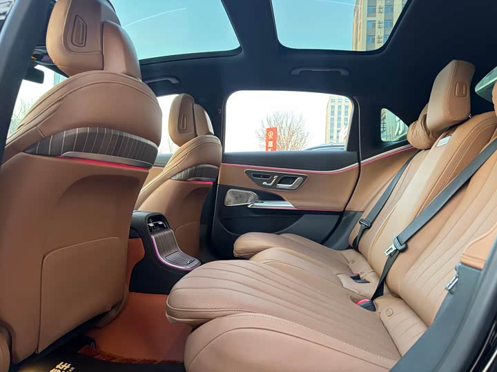 Фото 8 - Mercedes-Benz E-Class