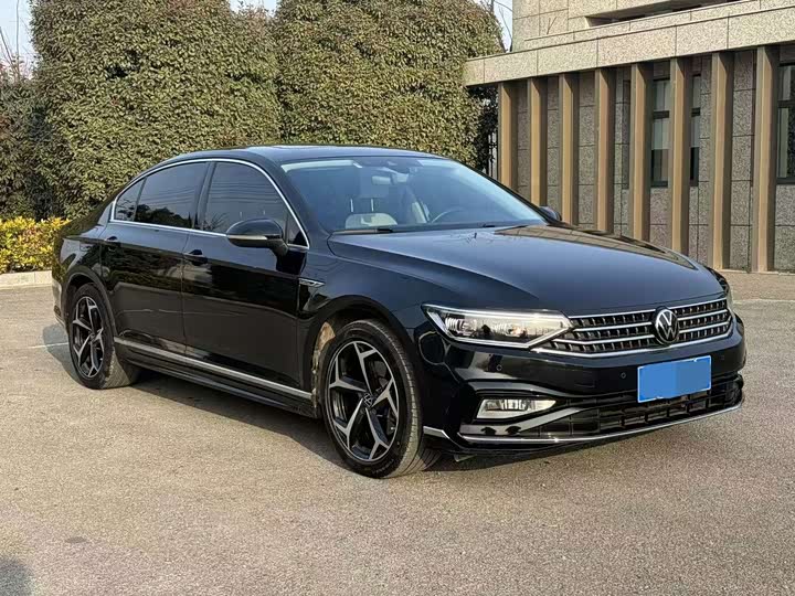 Фото 3 - Volkswagen Magotan