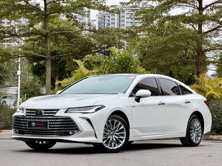 Фото 1 - Toyota Avalon