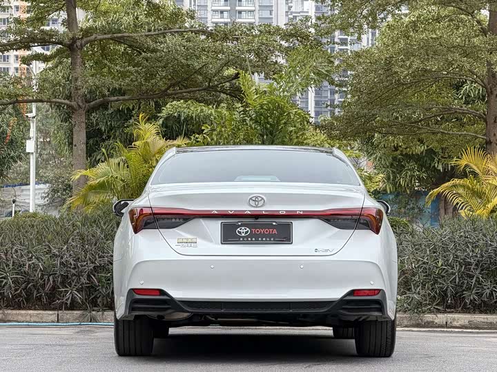 Фото 5 - Toyota Avalon