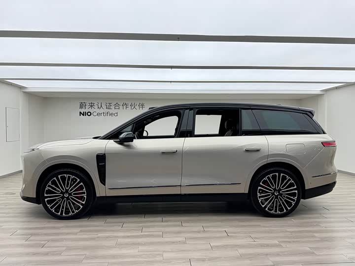 Фото 2 - Nio ES8