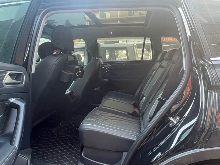 Фото 4 - Volkswagen Tiguan L Pro