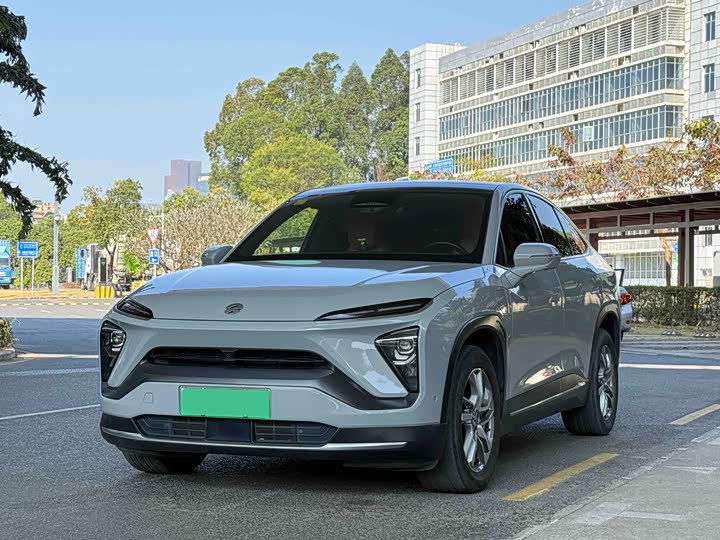 Фото 1 - Nio EC6