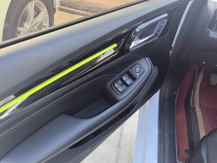 Фото 7 - Roewe i5