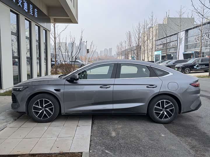 Фото 3 - BYD Qin L
