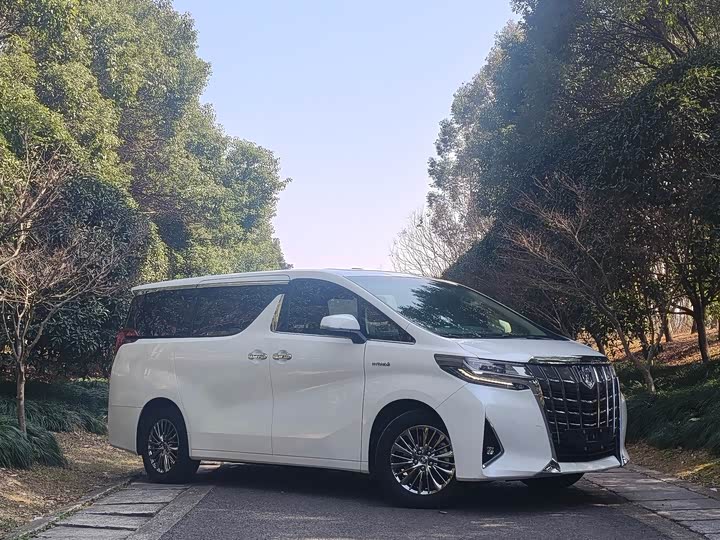 Photo 2 - Toyota Alphard