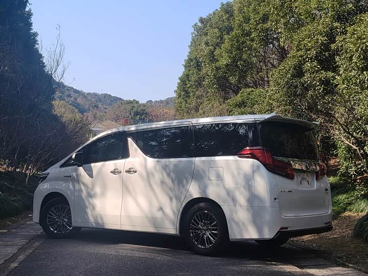 Photo 3 - Toyota Alphard