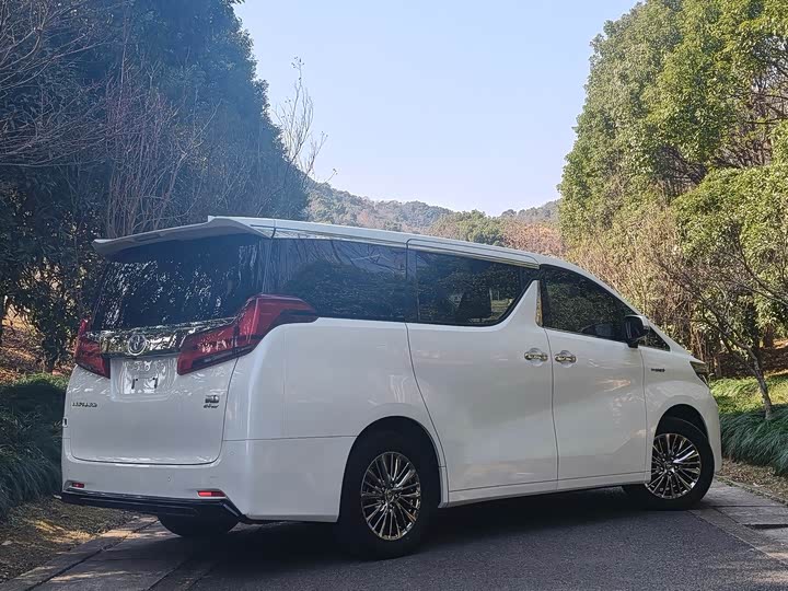 Photo 4 - Toyota Alphard