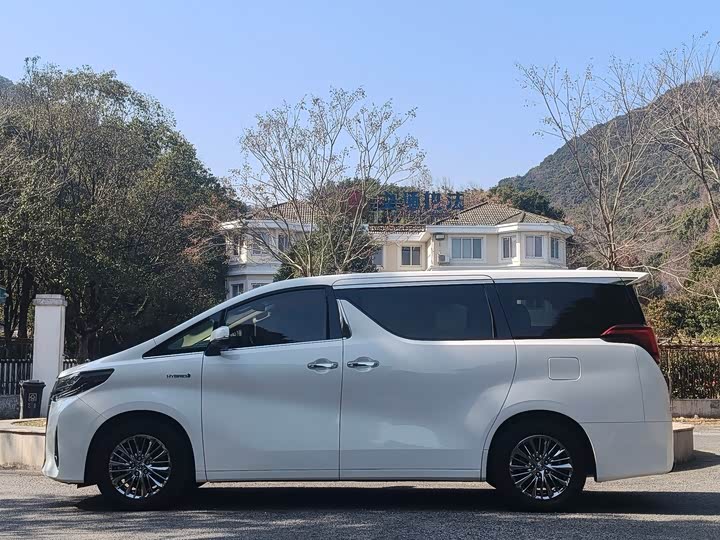 Photo 6 - Toyota Alphard