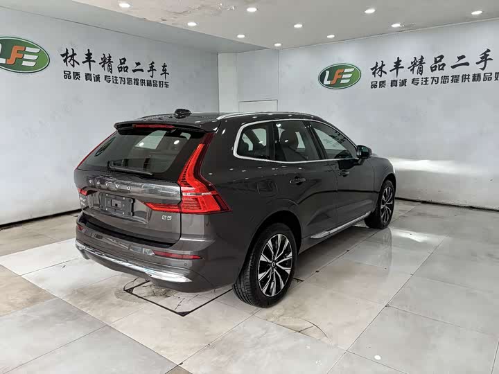 Photo 5 - Volvo XC60