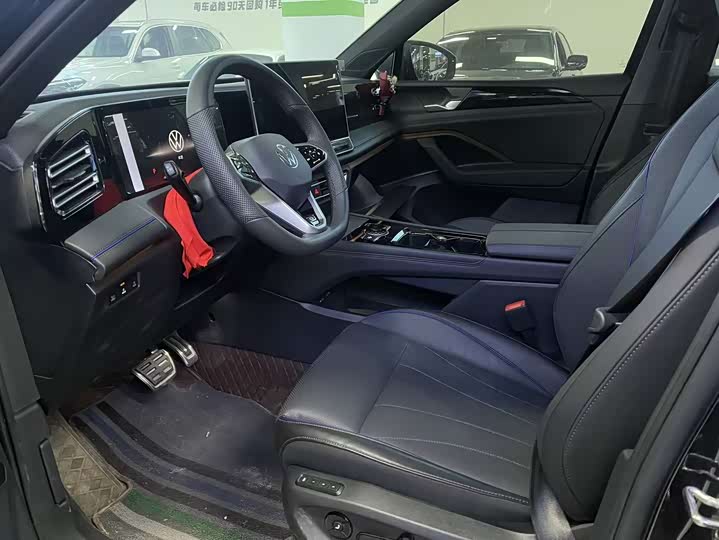 Фото 3 - Volkswagen Tiguan L Pro