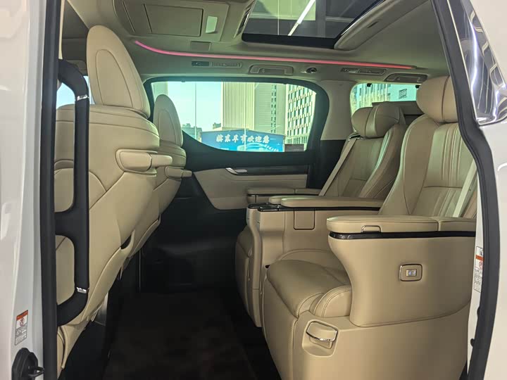 Toyota Alphard 2021 2021款 双擎 2.5L 尊贵版