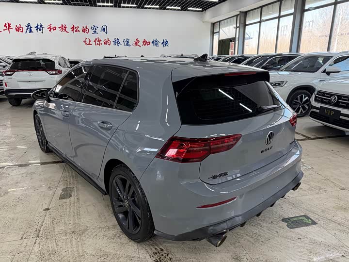 Фото 3 - Volkswagen Golf