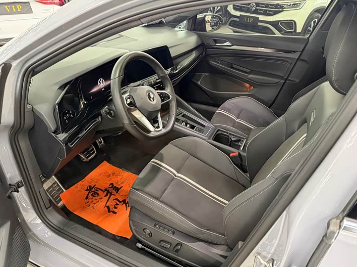 Фото 9 - Volkswagen Golf