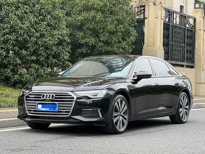 Фото 1 - Audi A6L