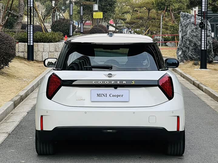 Photo 5 - Mini Cooper