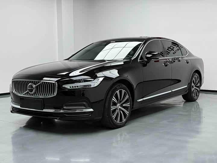 Фото 1 - Volvo S90