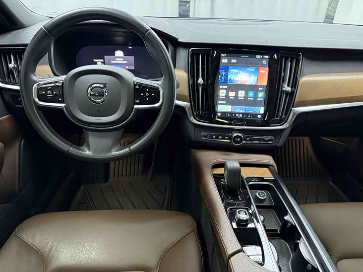 Фото 6 - Volvo S90