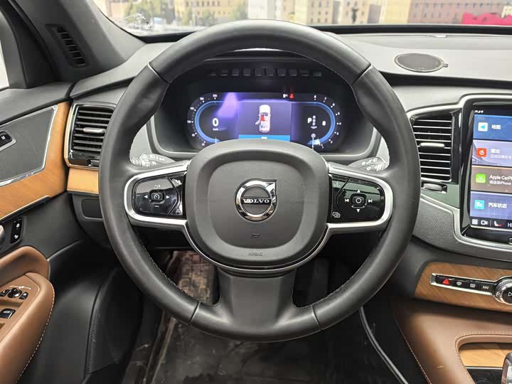 Фото 7 - Volvo XC90