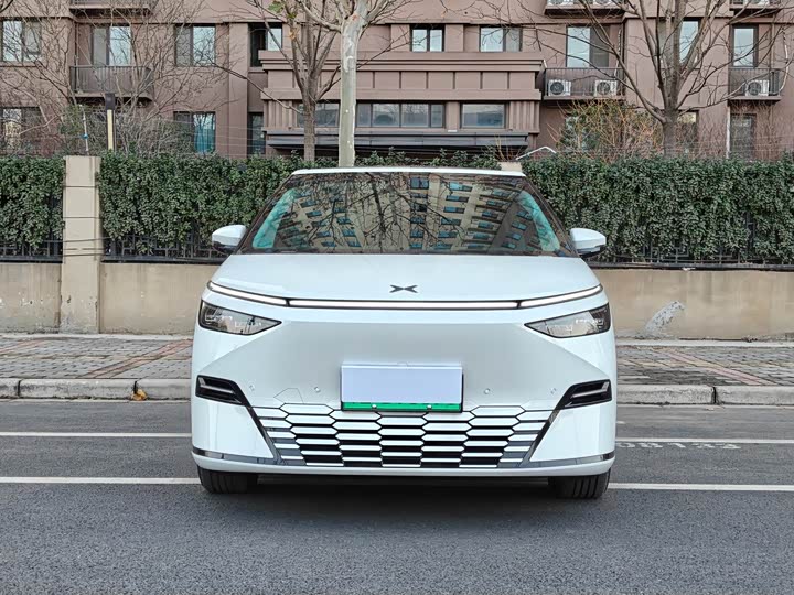 Фото 2 - XPeng X9