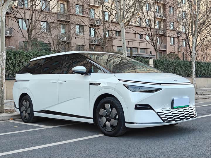 Фото 3 - XPeng X9