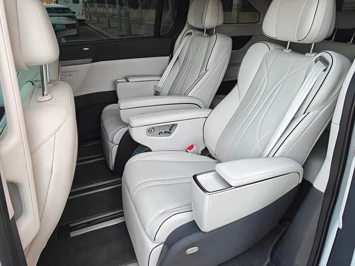 Фото 6 - XPeng X9