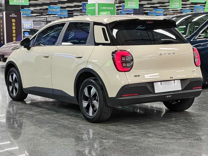 Фото 4 - GAC Aion UT