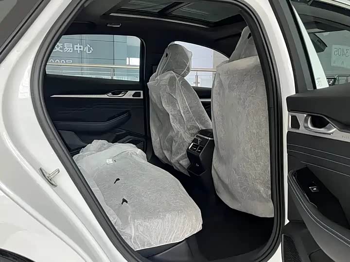 Photo 7 - Geely Preface